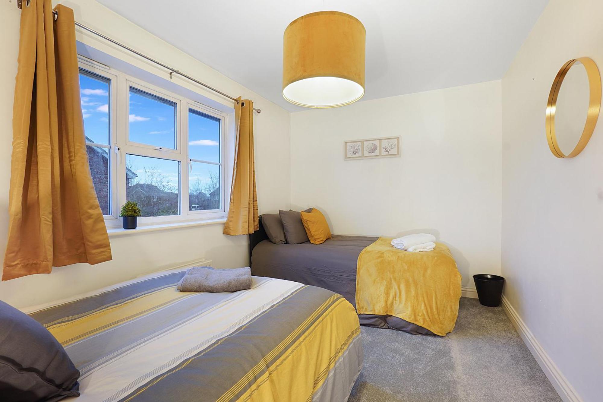Comfortable Stylish Townhouse In Ashford Sleeps 5 Netflix 2 Parking Spaces Perfect For Contractors And Families المظهر الخارجي الصورة