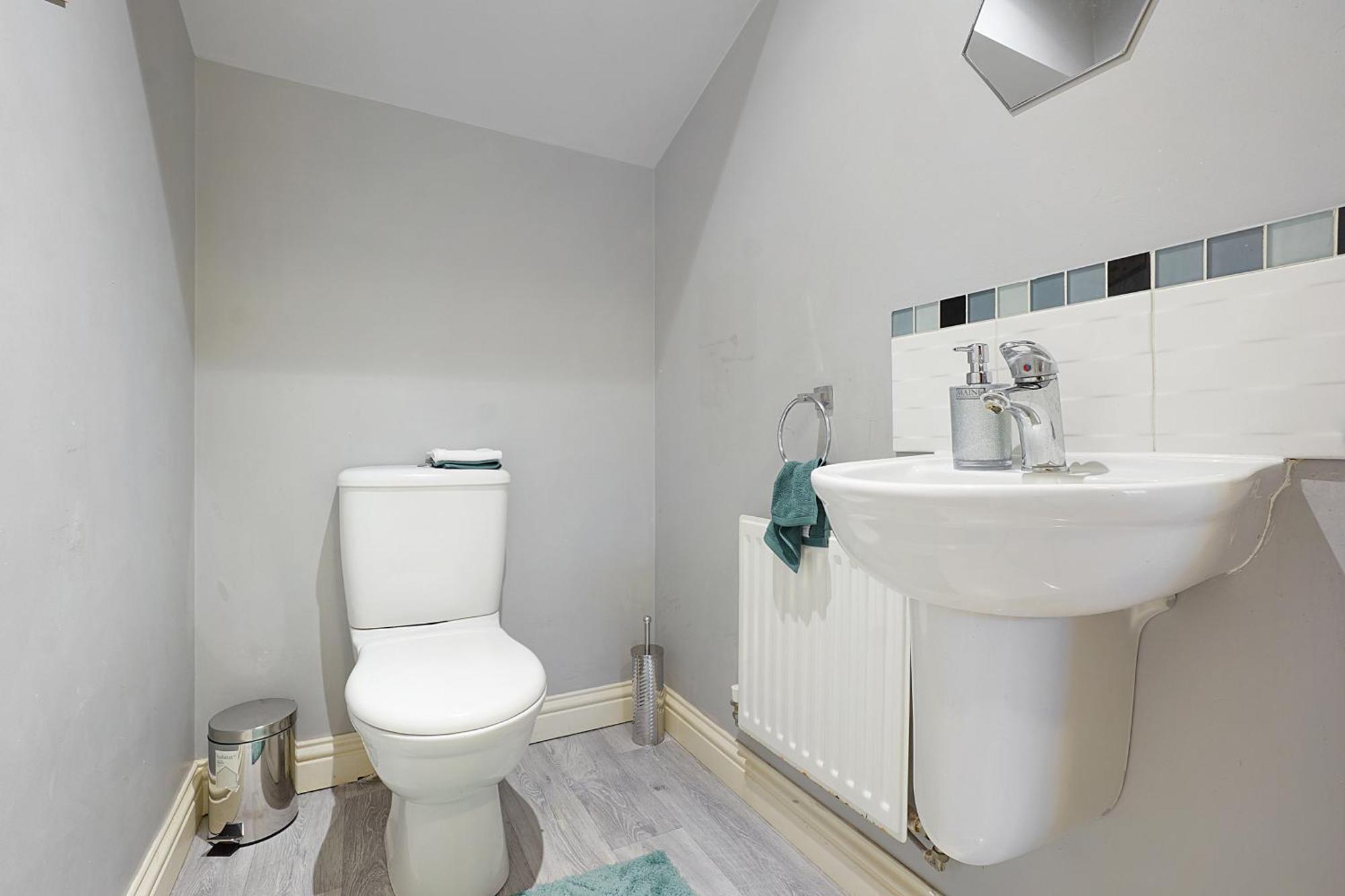 Comfortable Stylish Townhouse In Ashford Sleeps 5 Netflix 2 Parking Spaces Perfect For Contractors And Families المظهر الخارجي الصورة
