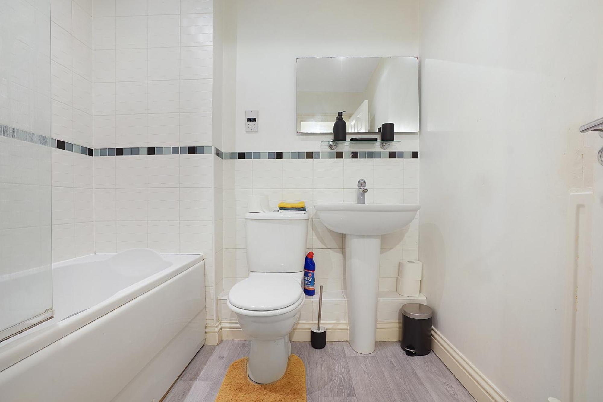 Comfortable Stylish Townhouse In Ashford Sleeps 5 Netflix 2 Parking Spaces Perfect For Contractors And Families المظهر الخارجي الصورة